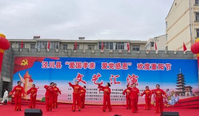 女孩和陌生人玩剧本杀,结果喝到昏迷,醒来后第1件事:逐个道歉